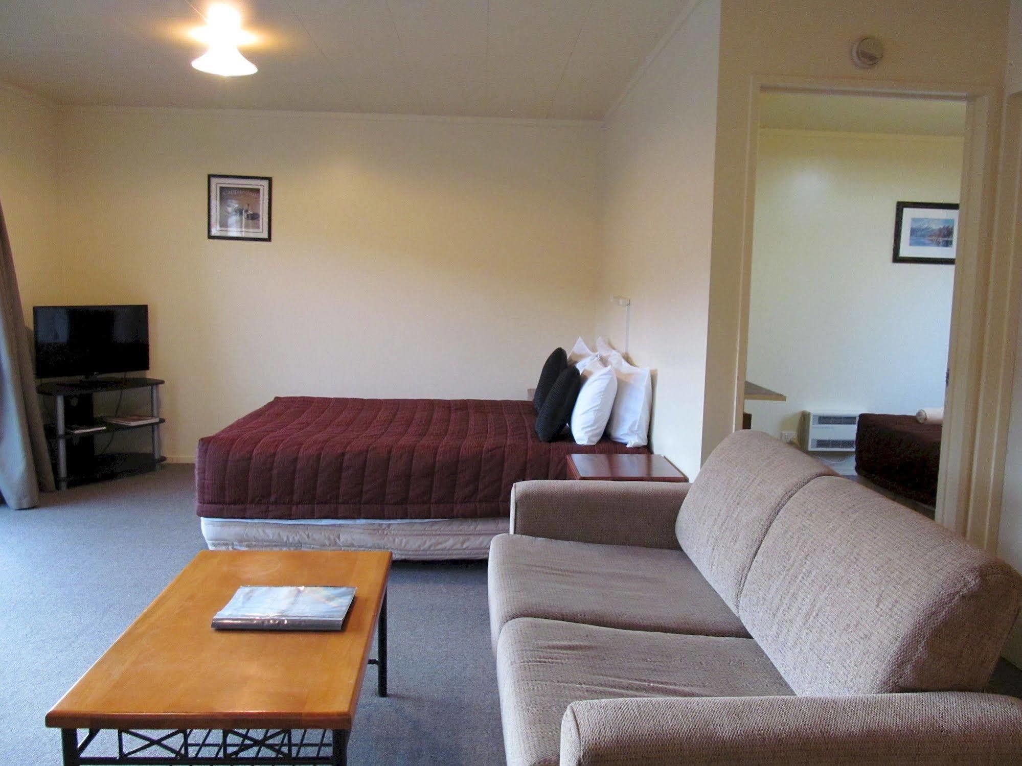 Wanaka Heights Motel Экстерьер фото