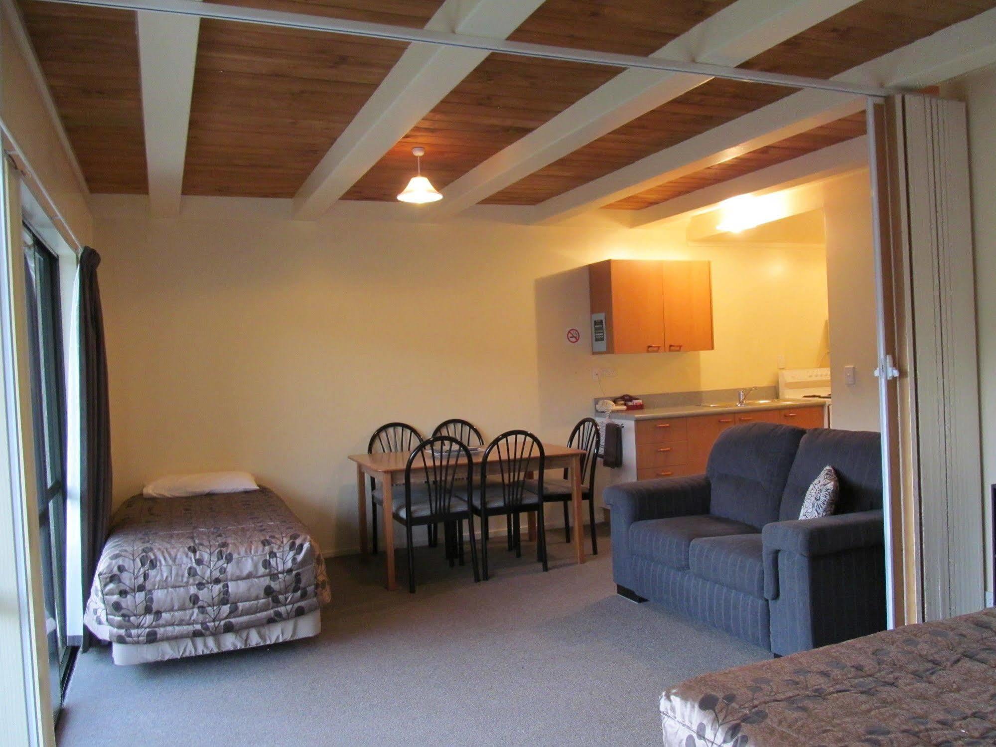 Wanaka Heights Motel Экстерьер фото